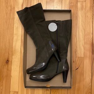 New with tags - La Canadienne- Marlena boots size 10 in Charcol